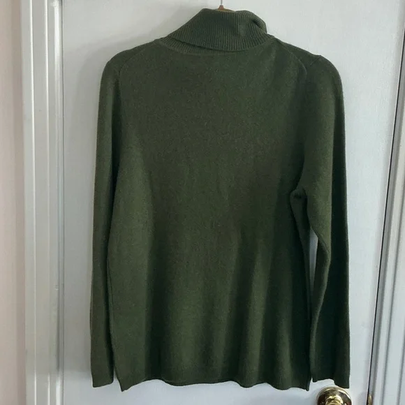 Morgan Taylor Olive Green Cashmere Turtleneck Sweater - Picture 4 of 5